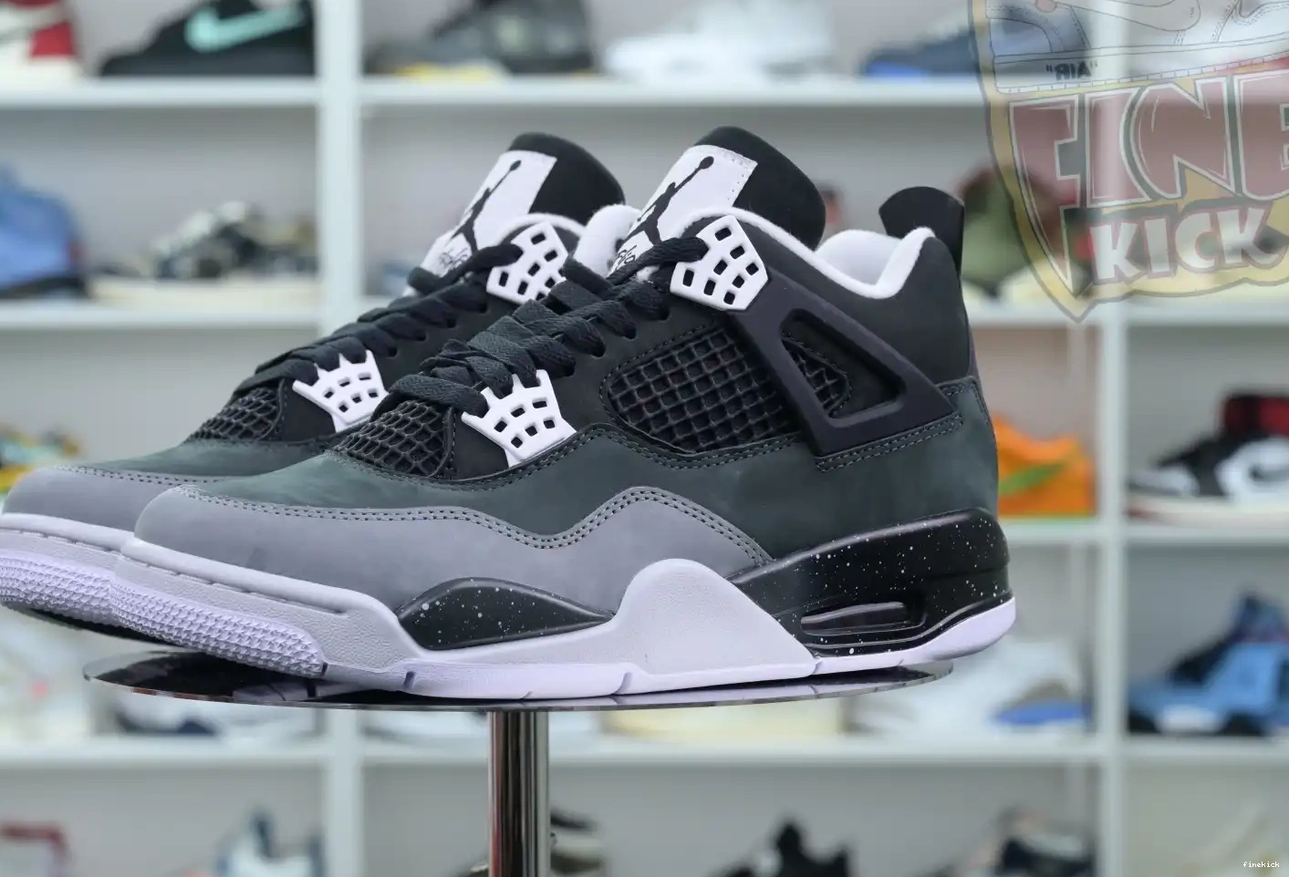 Air Jordan 4